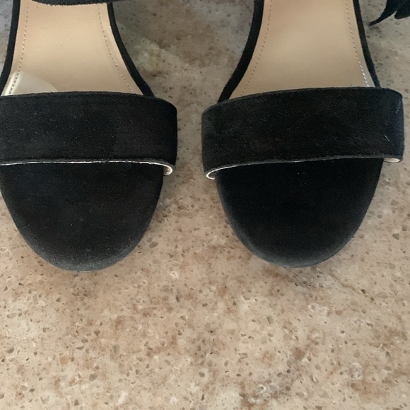 NWOT Signature by Journee Collection Hether Black Suedes Sandal Size 9 - Picture 7 of 11